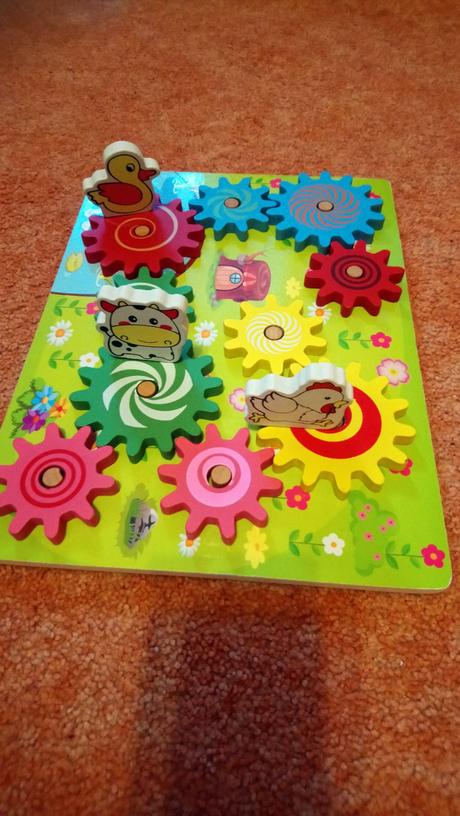 Drevena hračka ozubené kolieska,