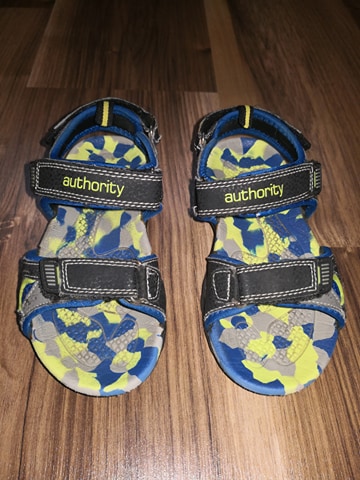 Sandale, authority,30