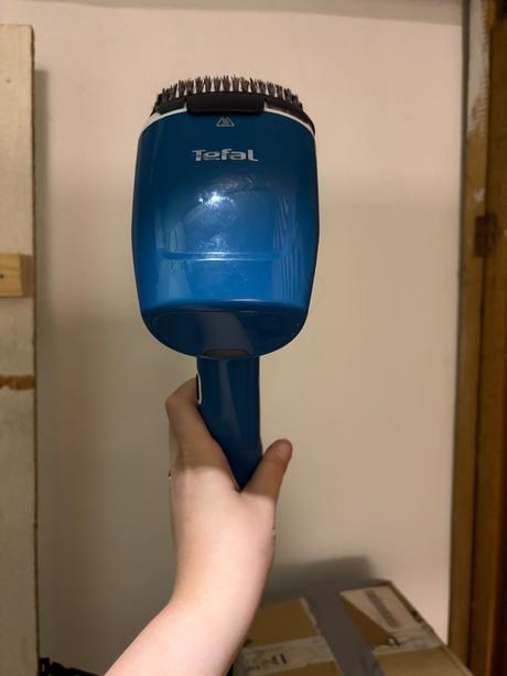 Ručná naparovacia žehlička, tefal
