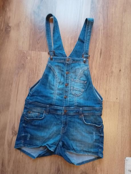 Málo nosené riflové šortky vigoss, m