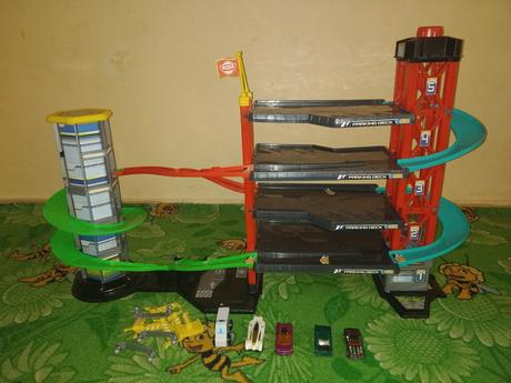 Parkovací garáž dickie + autá, 