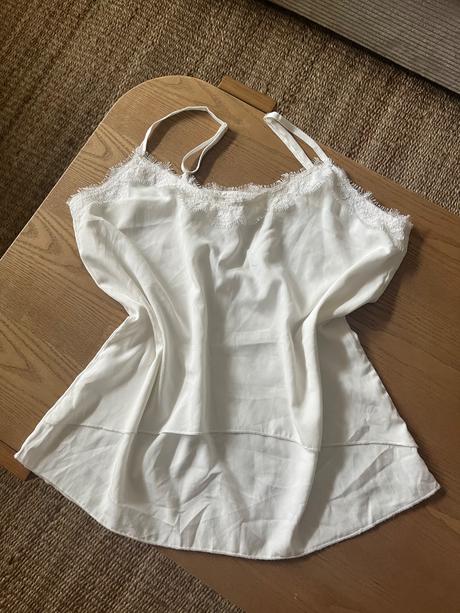 Saténových top na ramienka, s