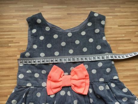 Bodkovane saty s neonovou maslou, early days,68