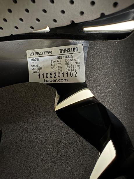 Predam hokejovu prilbu bauer bhh2100s, bauer,s