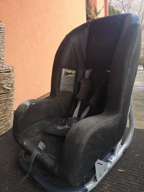 Darujem polohovateľnu autosedačku, 