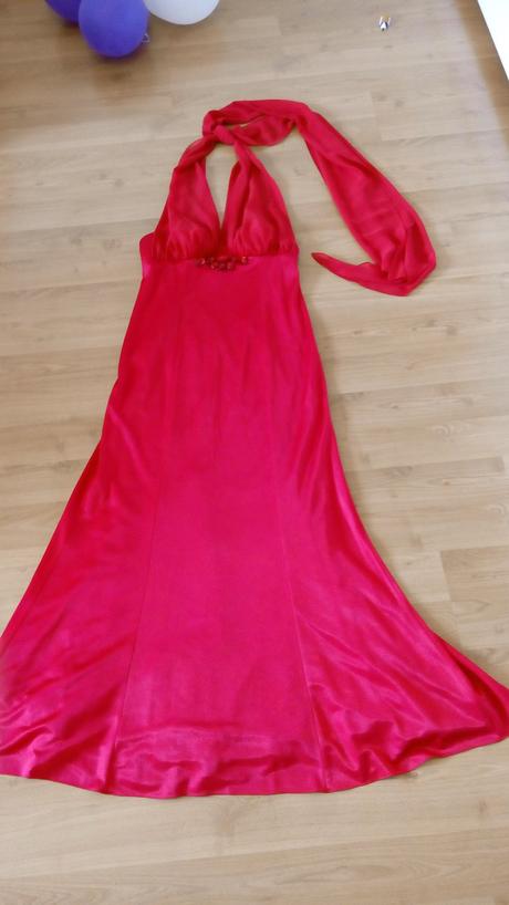 Spoločenské šaty, 42