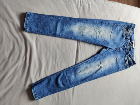 Dievčenské rifle, kik,38