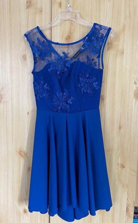 Spoločenské šaty, 36