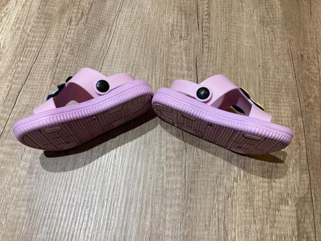 Šľapky k bazénu, 23