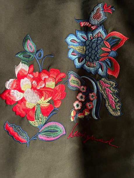 Desigual vysivana bunda parka zelena s kapucou, desigual,m