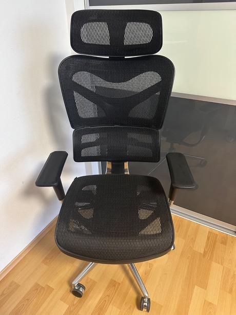 Ergonomická kancelárska stolička mosh airflow 702,