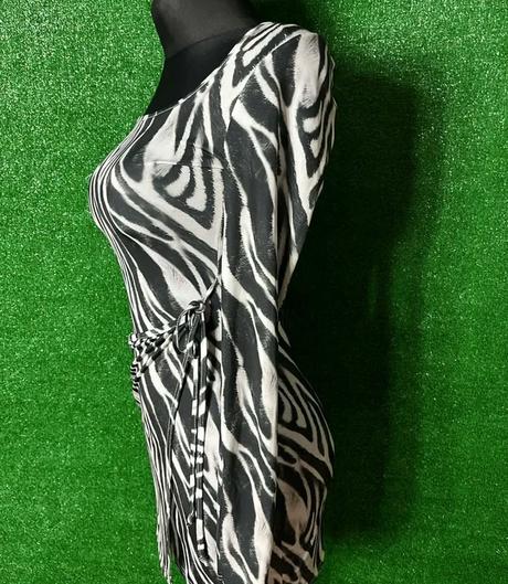 Dámske šaty prettylittlething - s, s