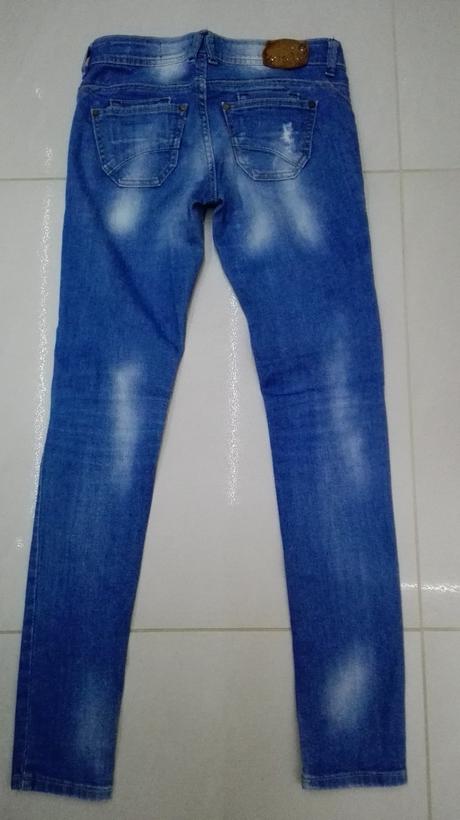 Rifle s dotrhanym efektom, bershka,34