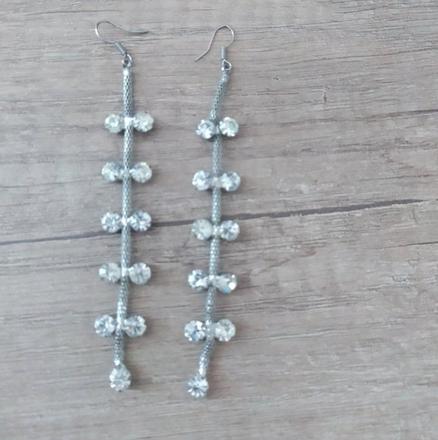 Dlhé visiace náušnice,