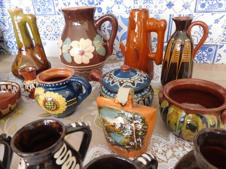 Keramika  farebná rozna, 