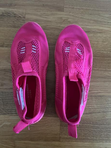 Topánky do vody, 33