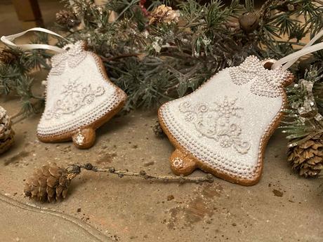 Medovník zvonček - perník s bielou polevou 1 ks, 