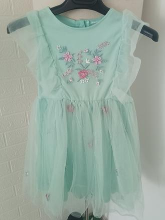 Šaty s kvietkami, 122