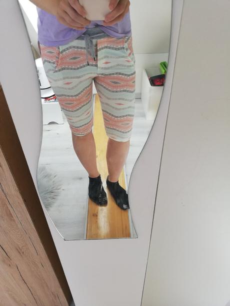 Kratasy nad koleno uni, m