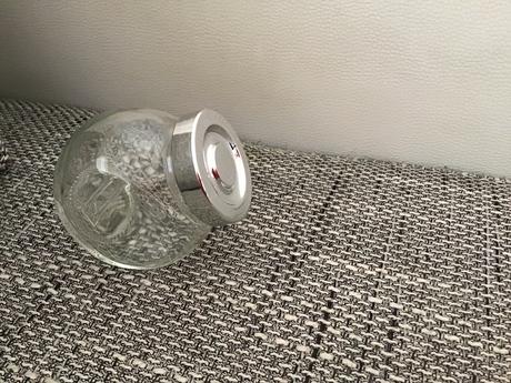 Mala sklenená dóza, výška 8 cm,