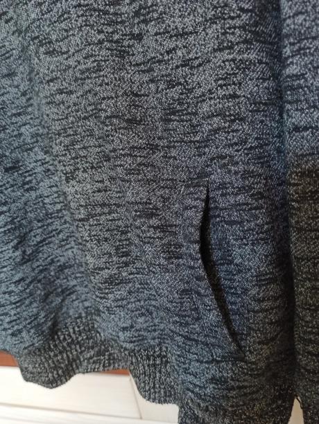 Teplý pulóver s vreckami, chapter young,152