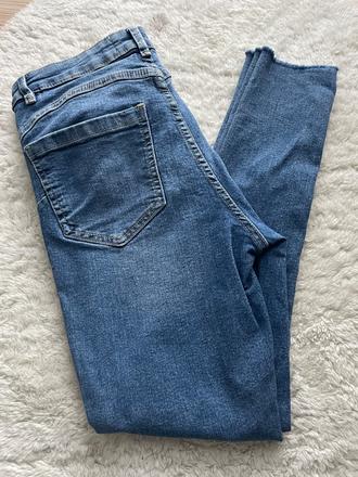 Modre roztrhane rifle reserved, reserved,38