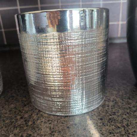 Kvetináče strieborné keramické, 