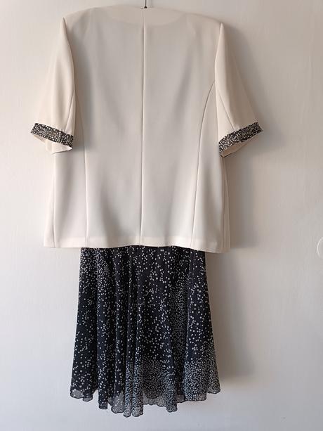 3 dielny spoločenský kostým, 44