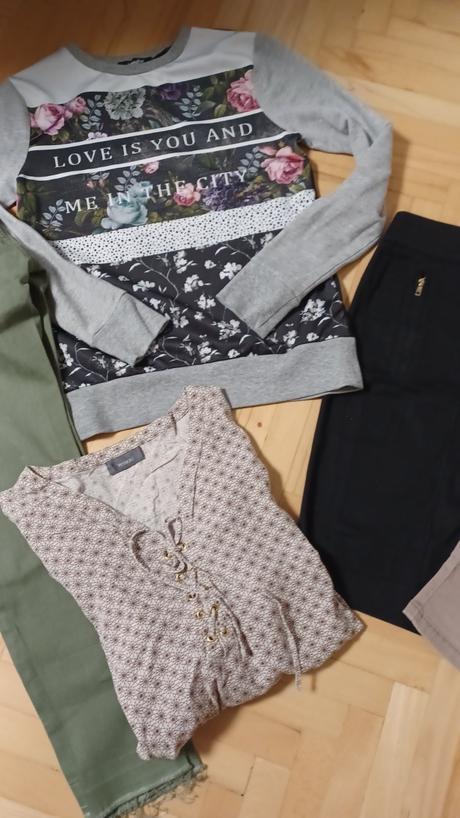 Mix oblečenia xs/s za poštovné, s