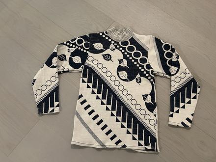 Vzorovaný pulovér, m