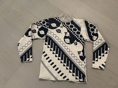 Vzorovaný pulovér, m