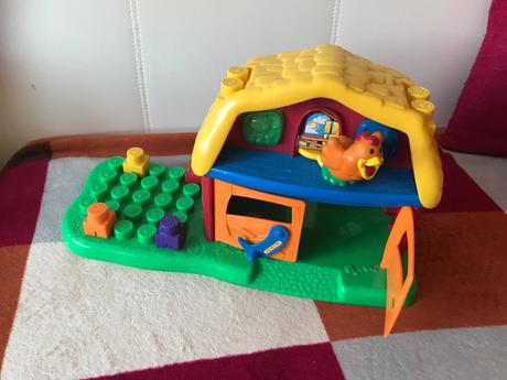 Lego domček+ autičko, 3 zvieratka, 2 panáčiky,