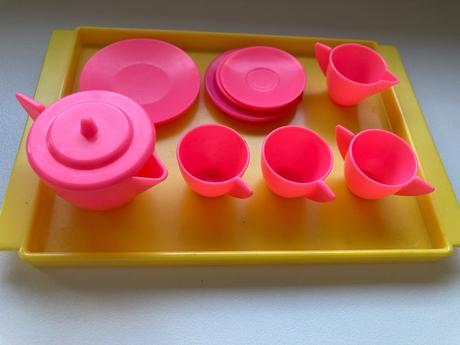 Retro hracka cajova suprava, 