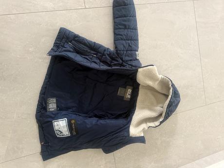 Bunda, jack wolfskin,104