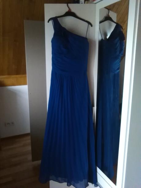 Spolocenske saty, 34