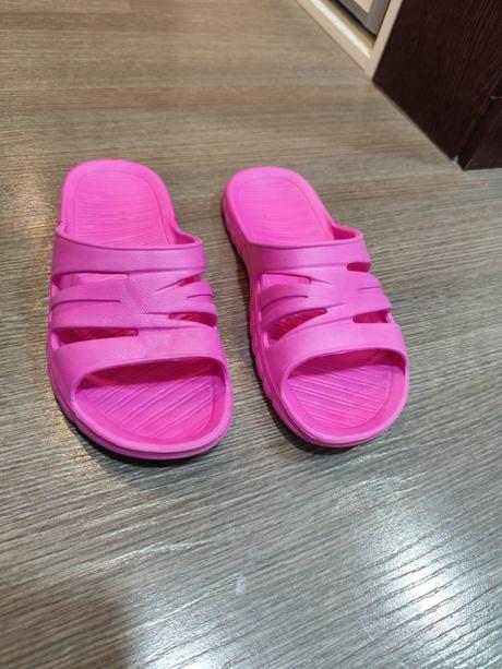 Šľapky veľ. 39, 39