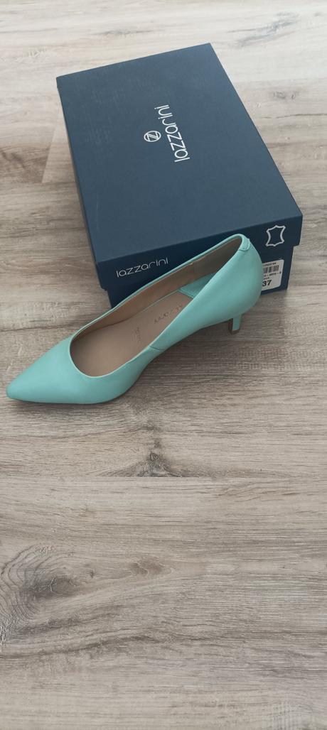 Tyrkysove lodicky, 36 / 37