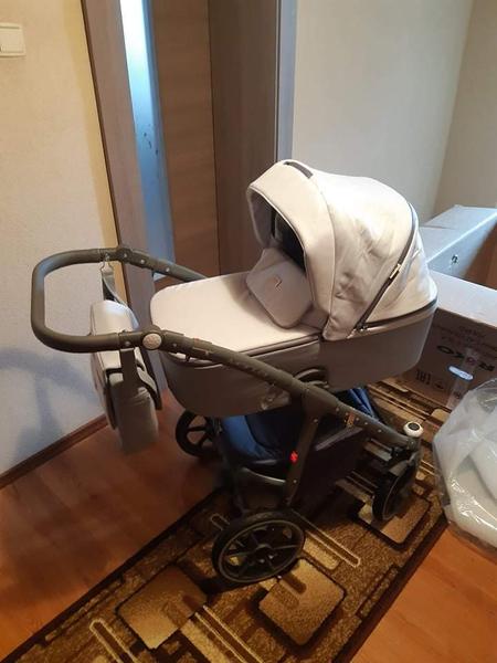 Čím narovnám pokrčenú strechu na kočíku?