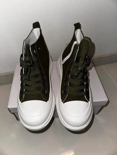 Tmavozelene tenisky, 38