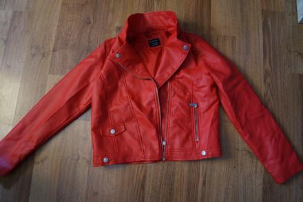 Červena koženka, primark,158