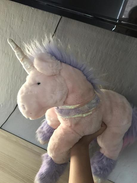 Veľký jednorožec s malym,