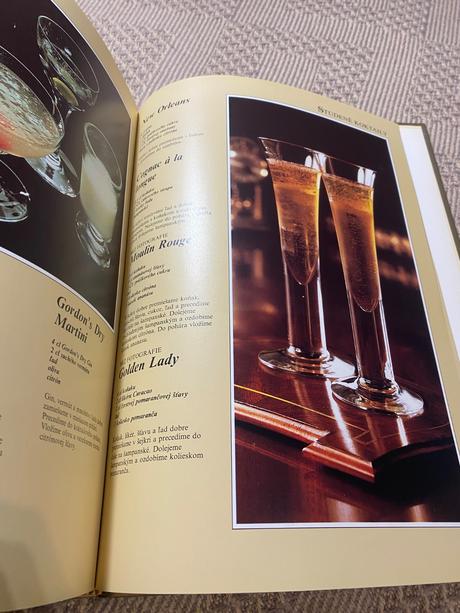 Stará krásna retro kniha vianočné recepty,