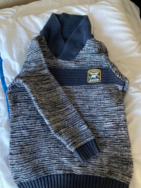 Sveter 116-122 balík, c&a,116