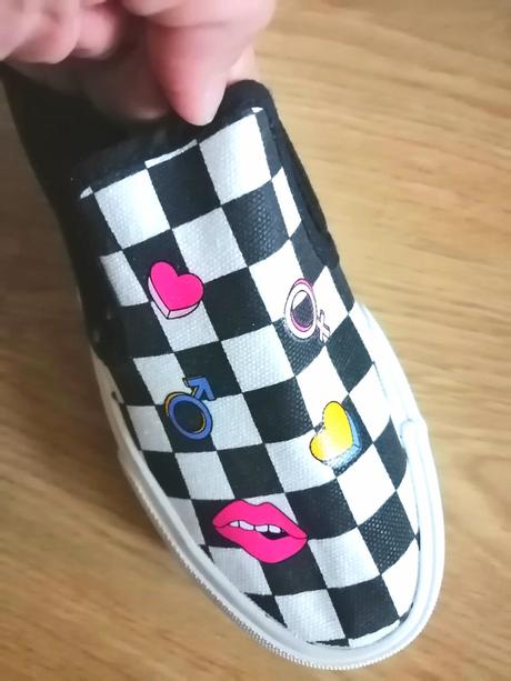 Dámske plátenky, veľ. 37, nové, netflix edition, 37