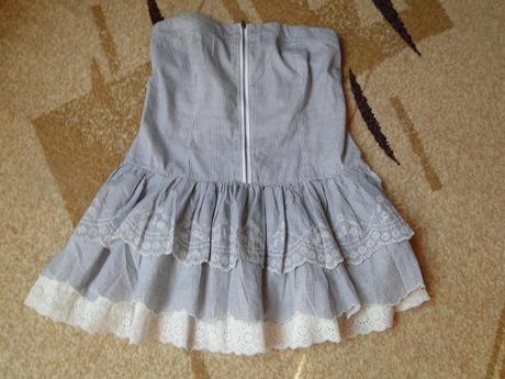 Vyšívané šaty, m