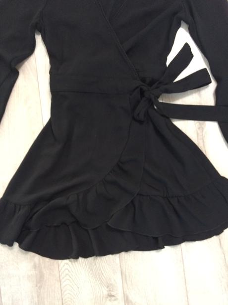 Krásne sexy šaty, stradivarius,s