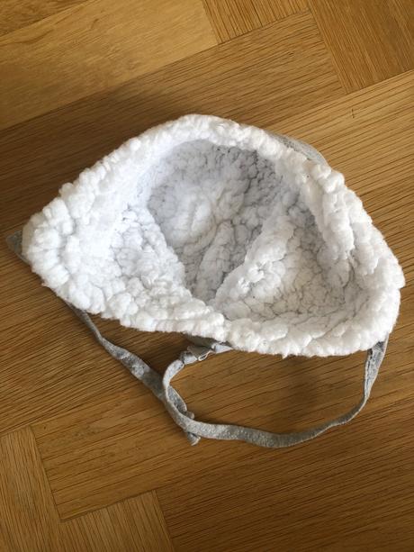 Zimná čiapka so šnúrkami, 56