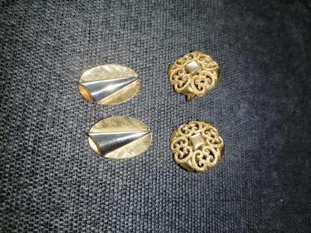 2 páry klupsní zlatej farby, avon