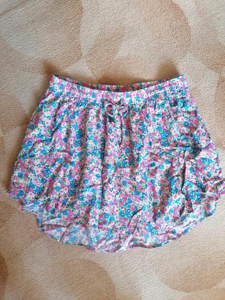 Kvetovaná sukňa, m