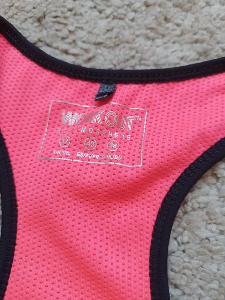 Damsky sportovy top s podperou prs, s